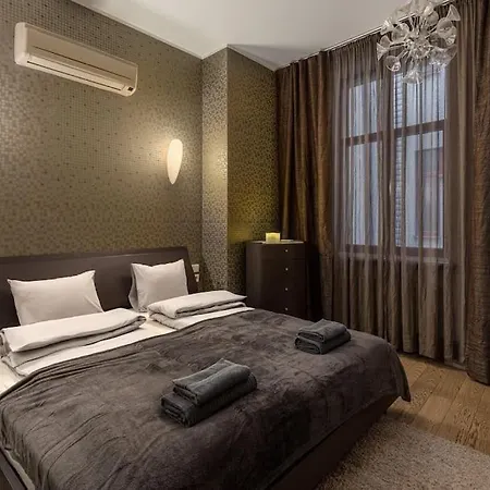 Beautiful 1bd Old Town *